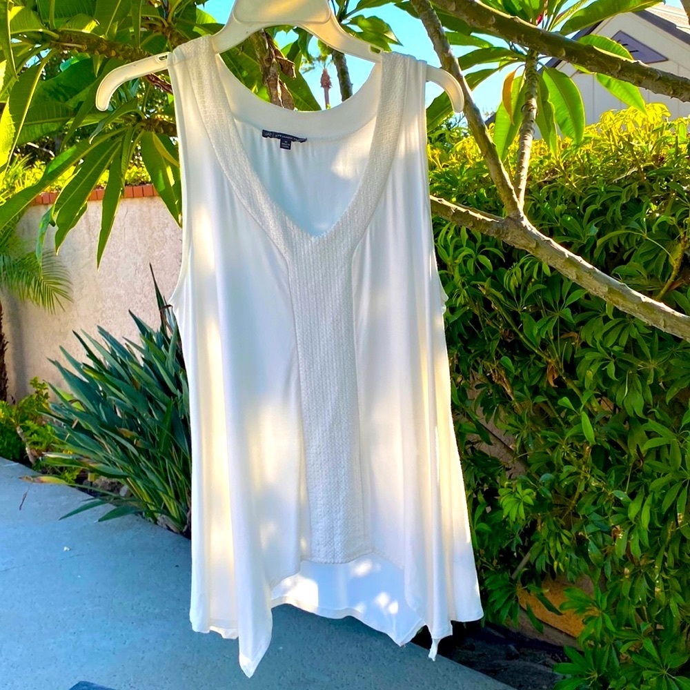 ADRIANNA PAPELL WHITE TANK TOP BRAT GIRL SUMMER ASYMMETRICAL V NECK HI L…